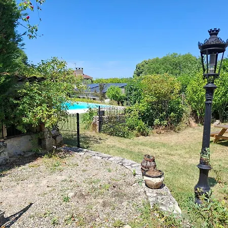 Du Casa de Férias Saint-Vincent-Rive-dʼOlt